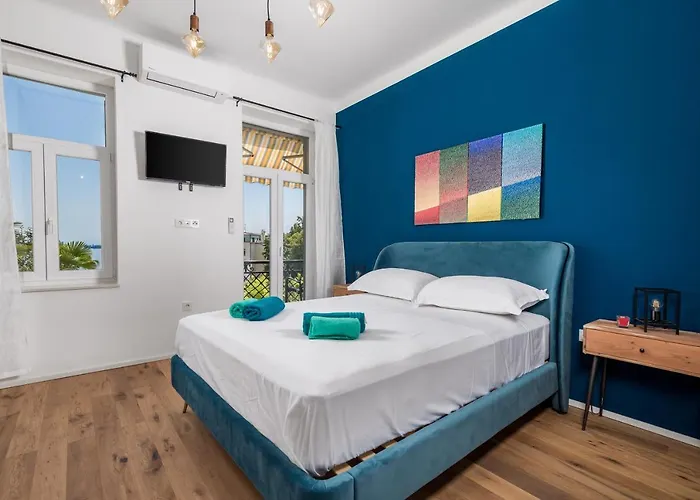 Rhea Exclusive オパティヤ