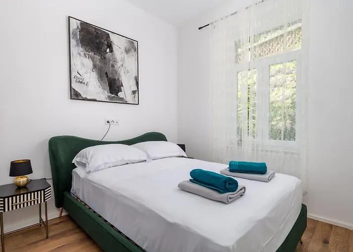 Rhea Exclusive * Опатія