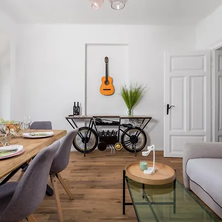 Rhea Exclusive Apartman *