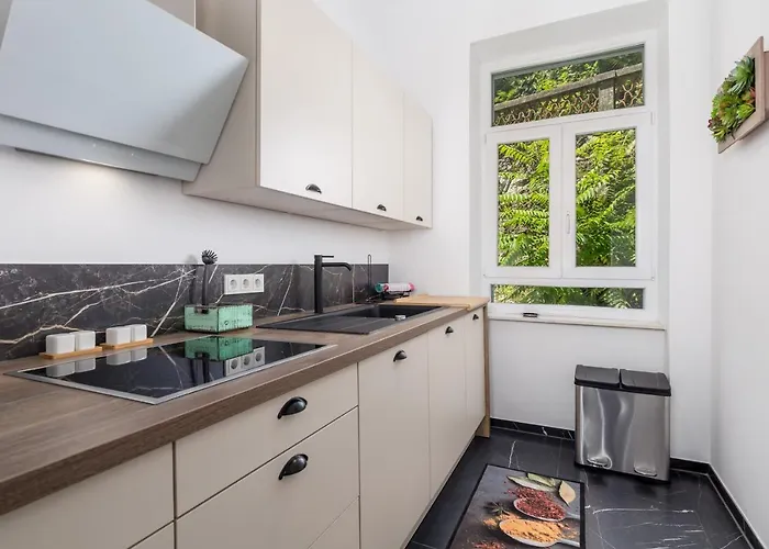 Rhea Exclusive * أوباتيا